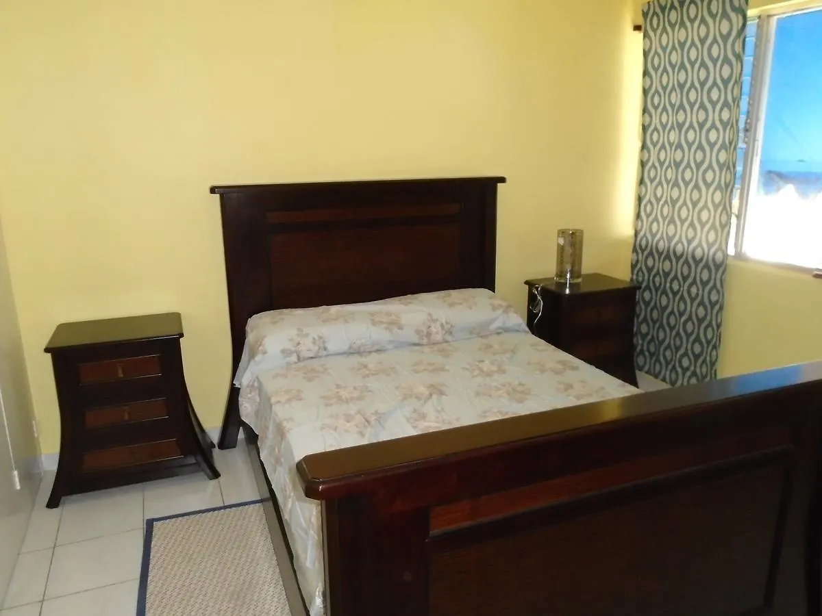 Crystal Towers Apartment Saint Andrew