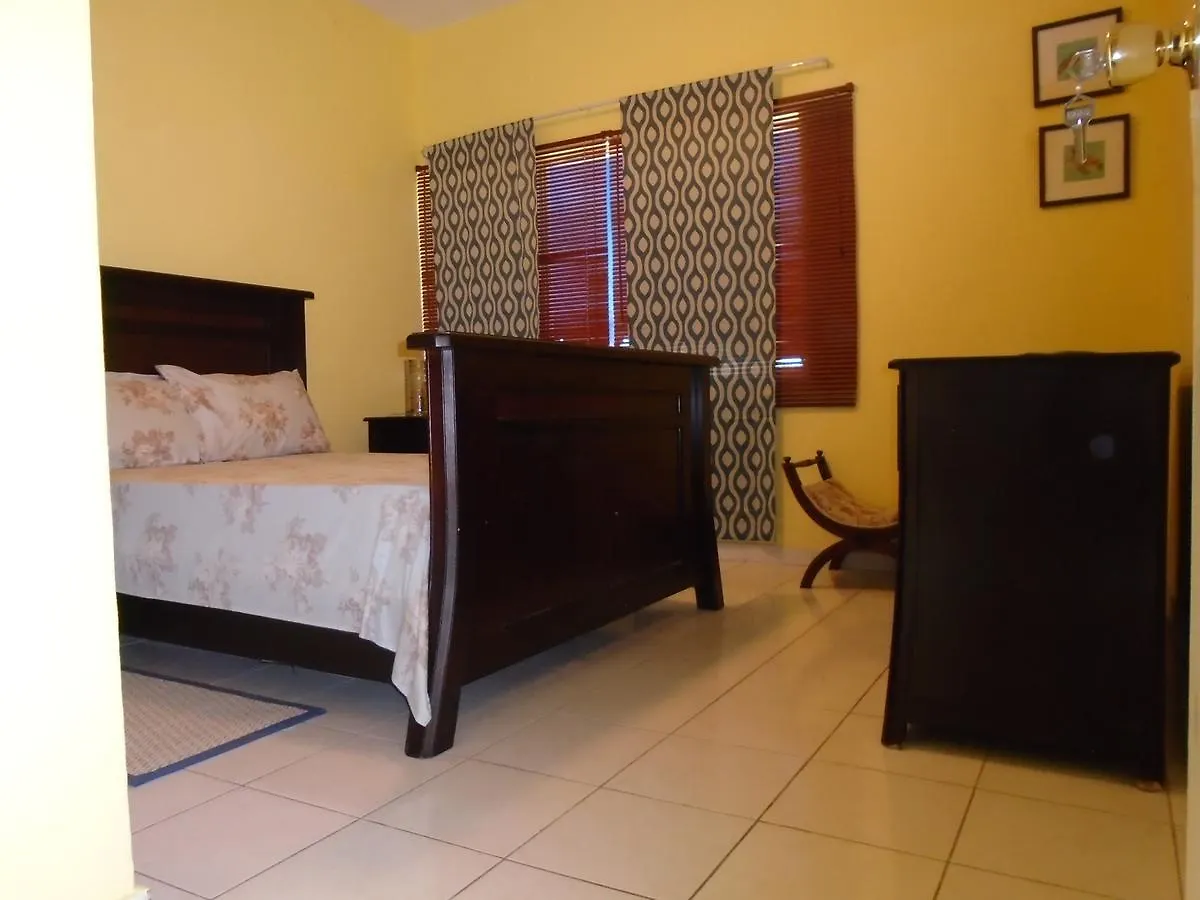 Crystal Towers Apartment Saint Andrew 0*,